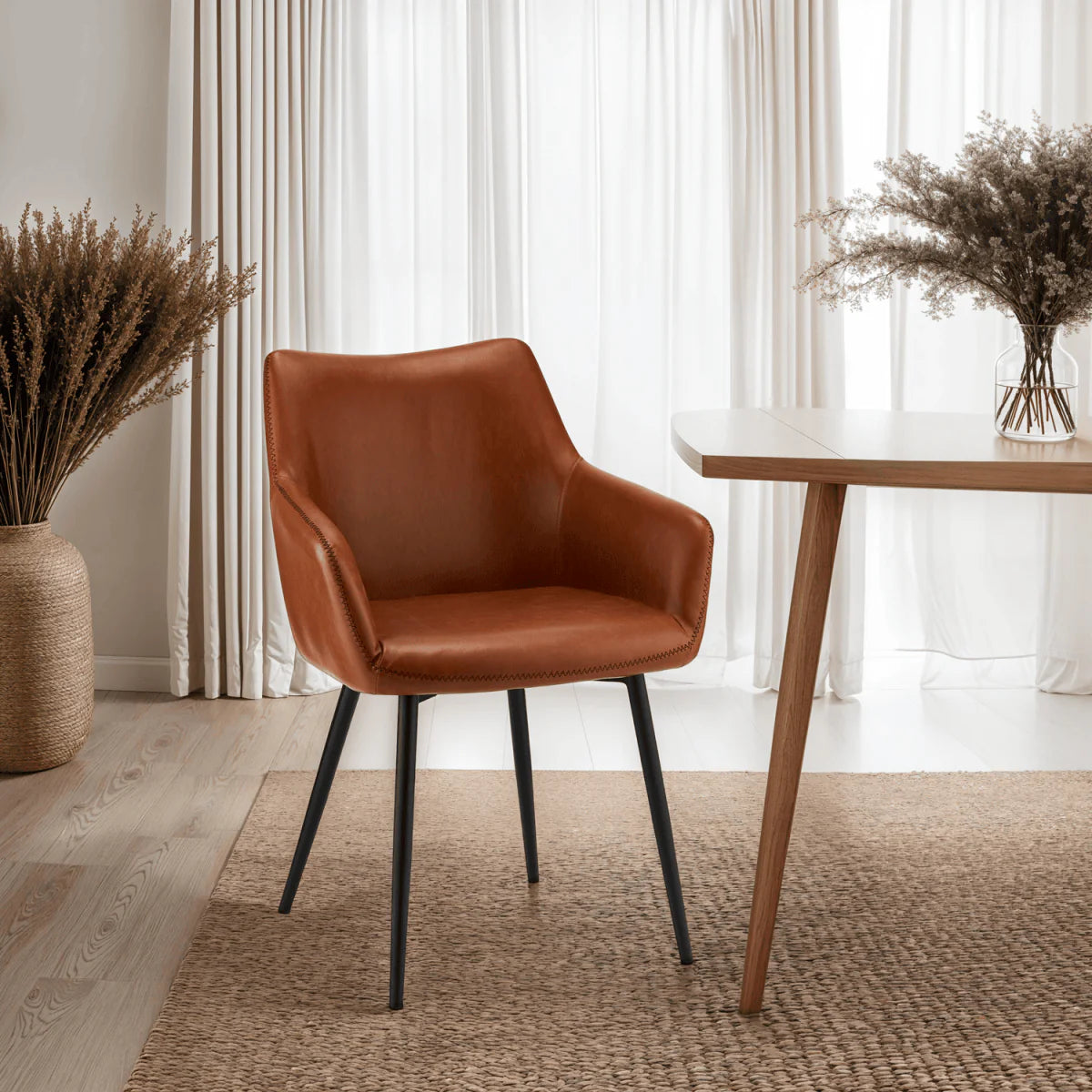 FURNHOUSE Maria Esszimmerstühle mit Armlehne 2er Set - Kunstleder Cognac Braun