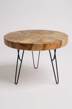 Holz Couchtisch – Beistelltisch Kaffeetisch – Mit drei Metallbeinen – Rund aus Teakholz – 60x60x43 cm