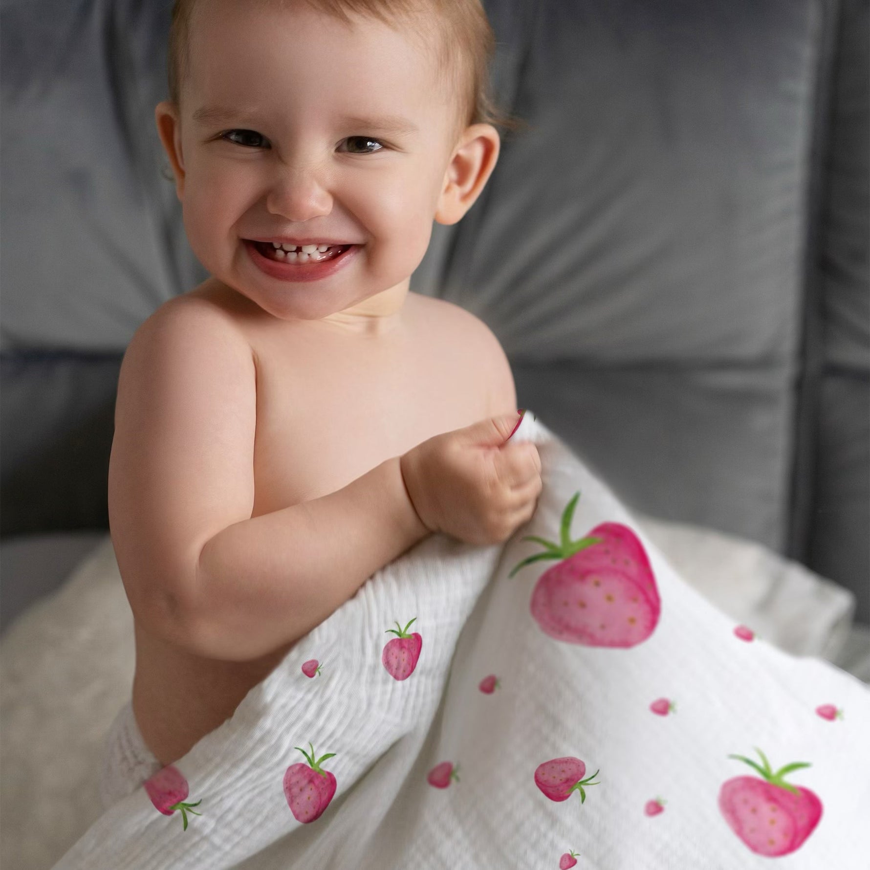 “Erdbeeren” Premium Kinderbettwäsche