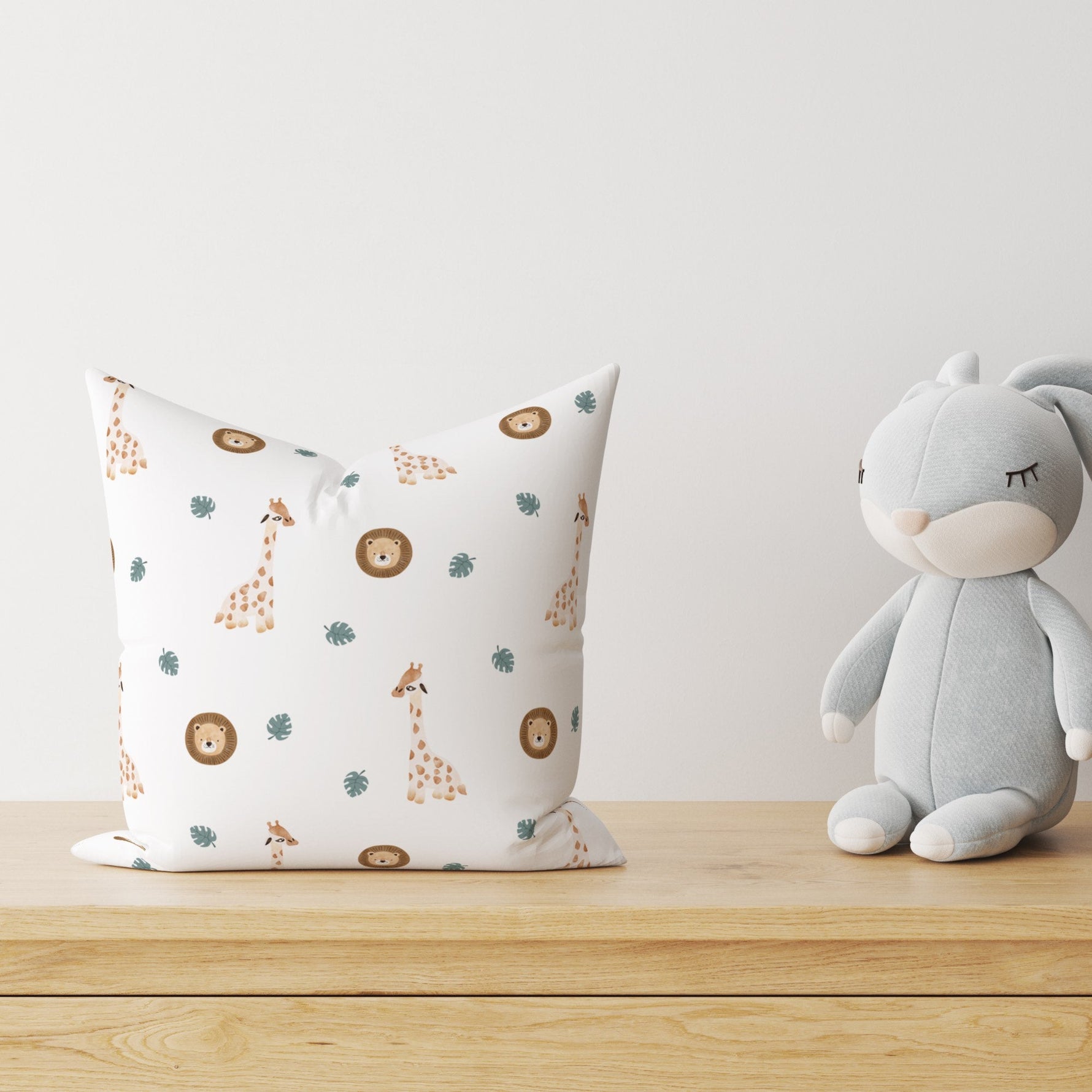 "Giraffe und Löwe" Premium Kinder Dekokissen
