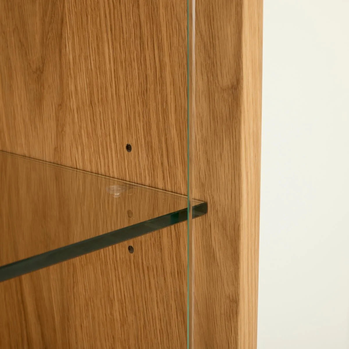 FURNHOUSE Nyborg Highboard mit LED-Beleuchtung - 123 cm breit - Wildeiche Natur