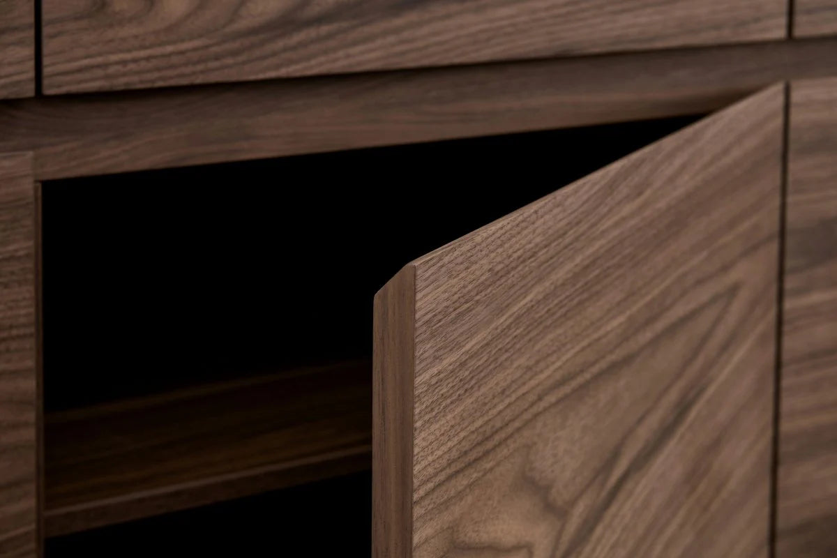 FURNHOUSE Tokyo Sideboard mit 3 Türen - 155 cm breit - Amerikanische Walnuss