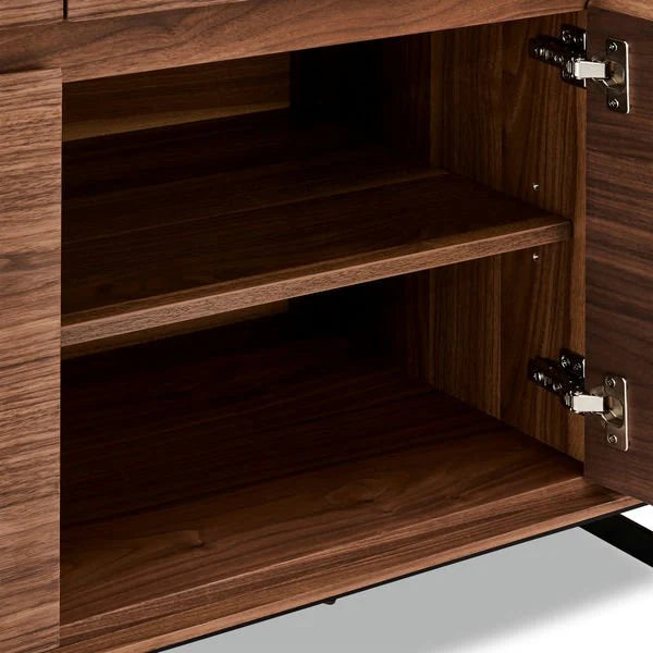 FURNHOUSE Tokyo Sideboard mit 3 Türen - 155 cm breit - Amerikanische Walnuss